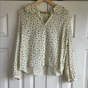 Neuflora Peter Pan Collar Blouse with Floral Print Size medium